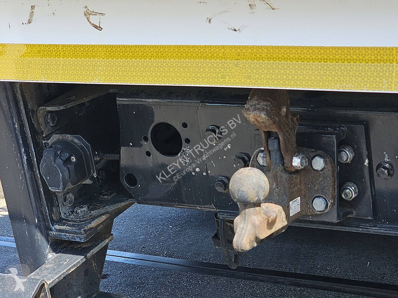 شاحنة Iveco 160E21 EUROCARGO MACHINE TRANSPORT