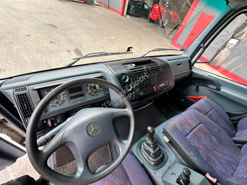 شاحنة Mercedes 818 4x2 BB Spier Koffer &...