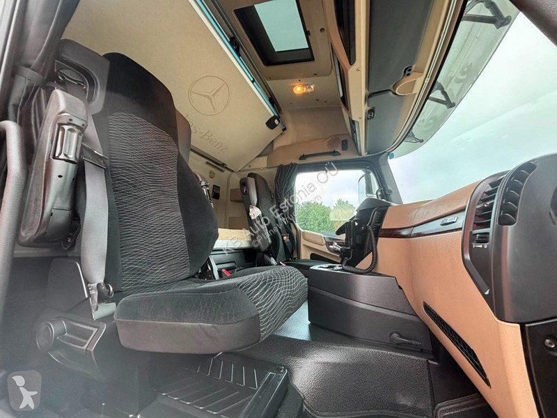 شاحنة Mercedes 2551 6x2 ADR / STREAMSPACE