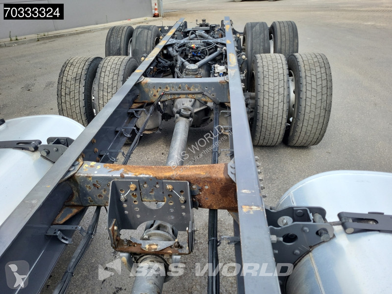 شاحنة Volvo 460  6X2 chassis Full Air...