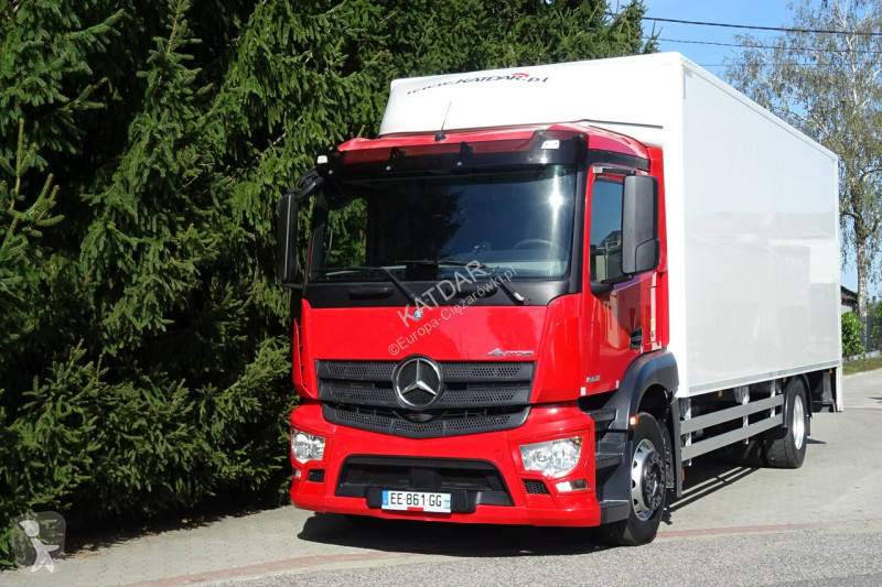 Kamion Mercedes 1833 Euro6 sypialna klima...