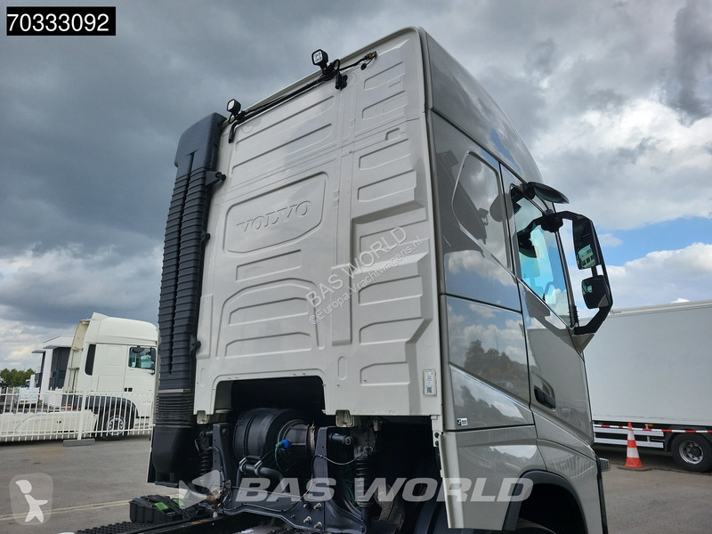 Camion Volvo 460  6X2 chassis Full Air...