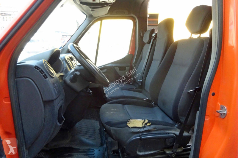 Véhicule utilitaire Renault MASTER 2,3 DCI 100...