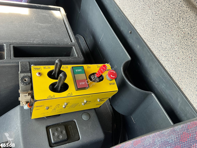 Camión Mercedes 818 Fassi 4 Tonmeter laadkraan