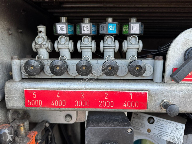 Vrachtwagen MAN 26.313, Fuel, 5 compartments,...