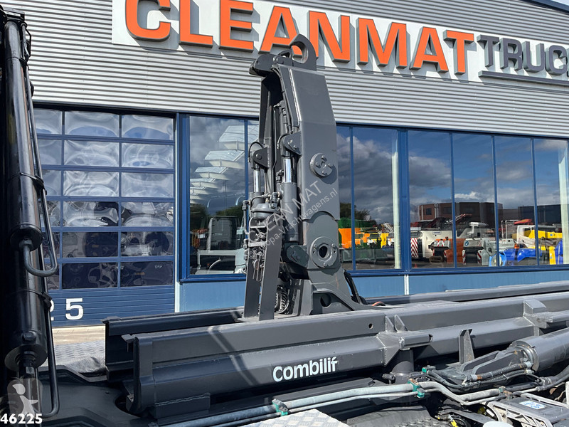 Camión Volvo 8x4 Hiab 28 Tonmeter laadkraan met...