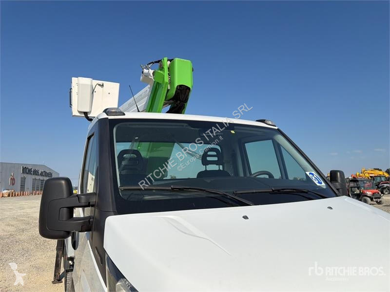 Camion Iveco 19-8,5 HQ 19 m on Iveco 35-140...