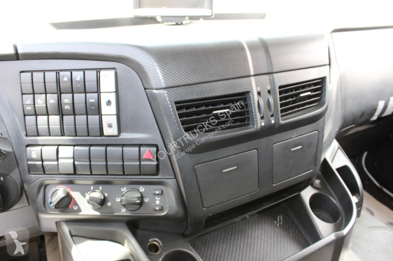 Camión Iveco 400 E6 TK T-1200R Lenkachse Strom...
