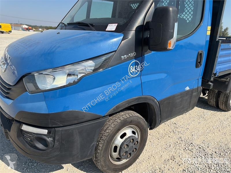 Camión Iveco 35C12 Dump Truck (Inoperable)