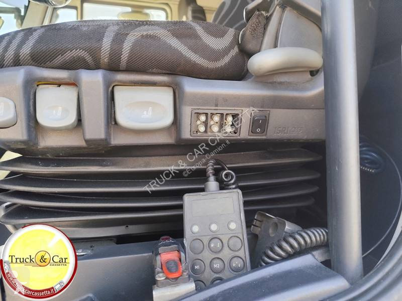 Camión Iveco 180 E 30