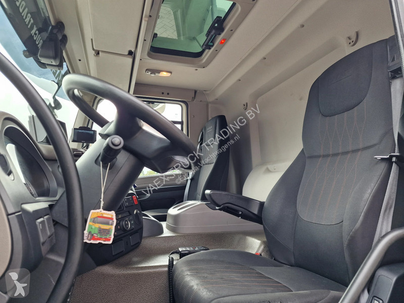 Вантажівка DAF 300 4x2 - Box - Low KM - Full...