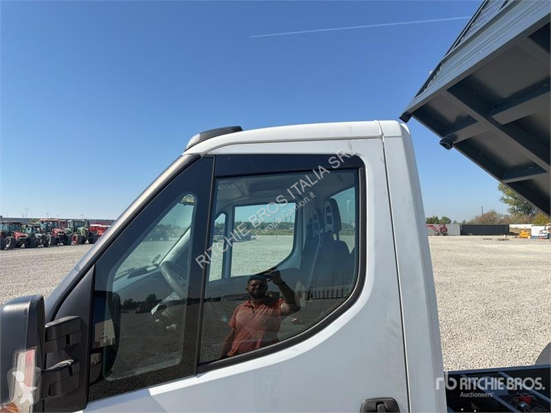 Furgoneta Iveco Dump Truck