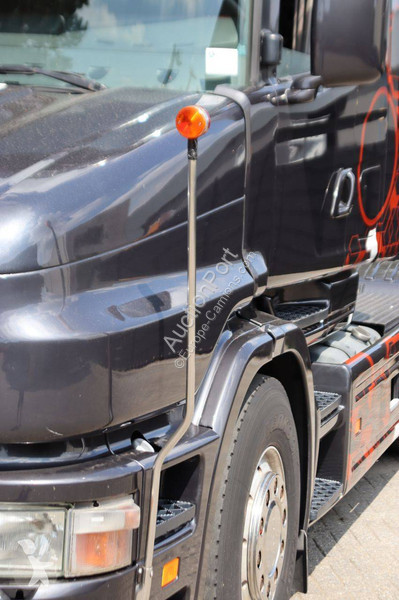 Camión Scania T124 A4X2 NA 470