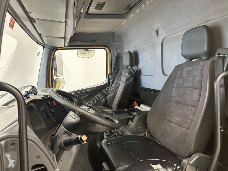 Camión Mercedes 1218