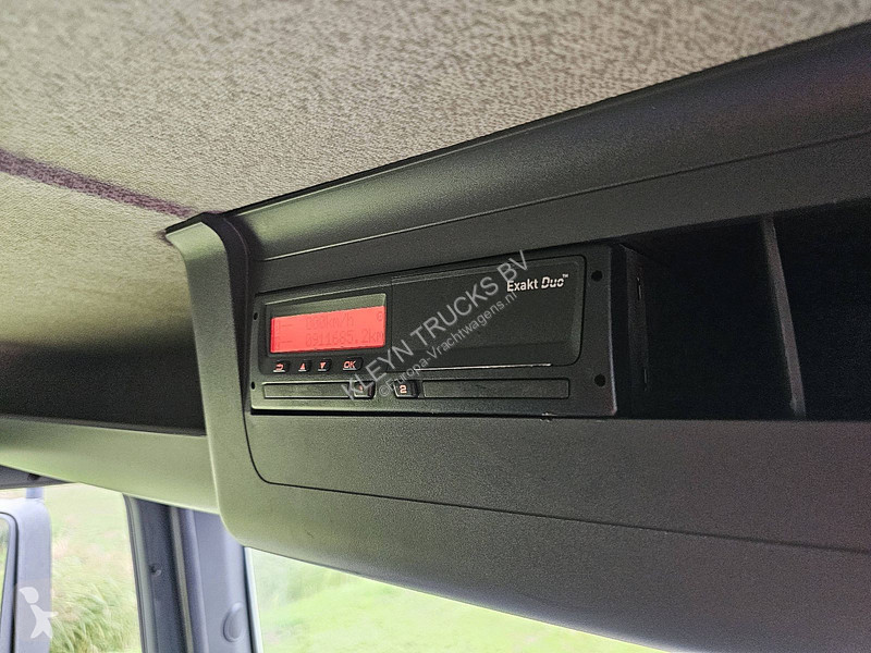 Camión MAN 18.340  AIRCO TAILLIFT