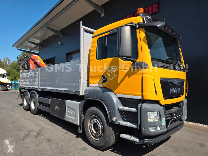 Camión MAN 33.440 / 6X4 / Man+Ret / 19m Kran...