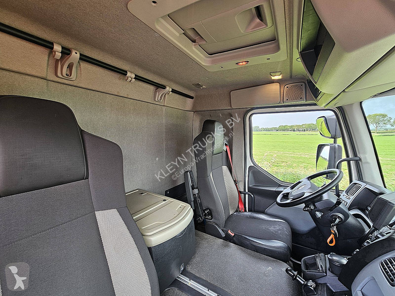 Camión Renault D 210 11.9T LIFT SIDE DOOR