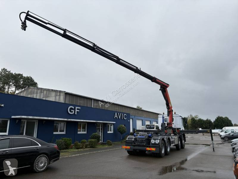 Vrachtwagen Mercedes 3240