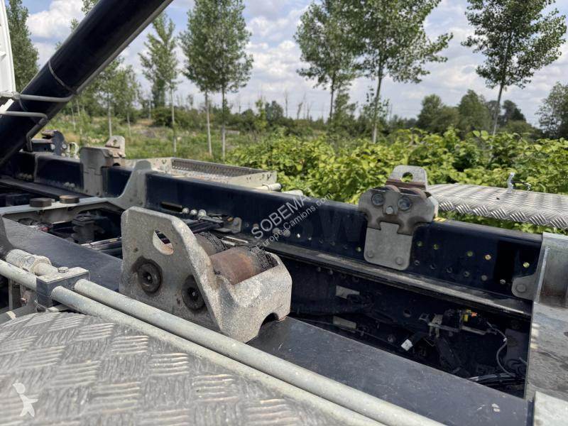 Volvo 420 truck