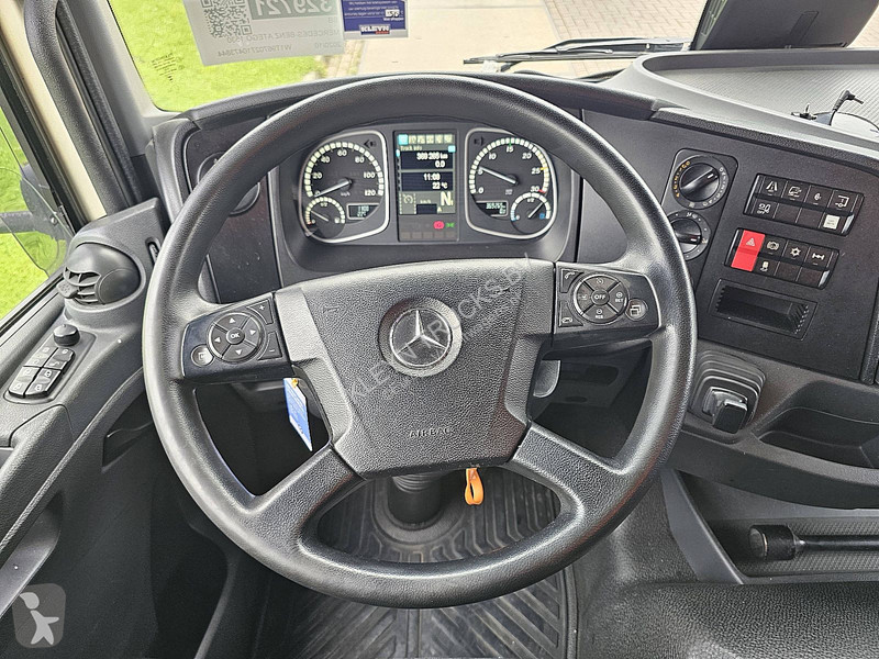 Kamion Mercedes 1530