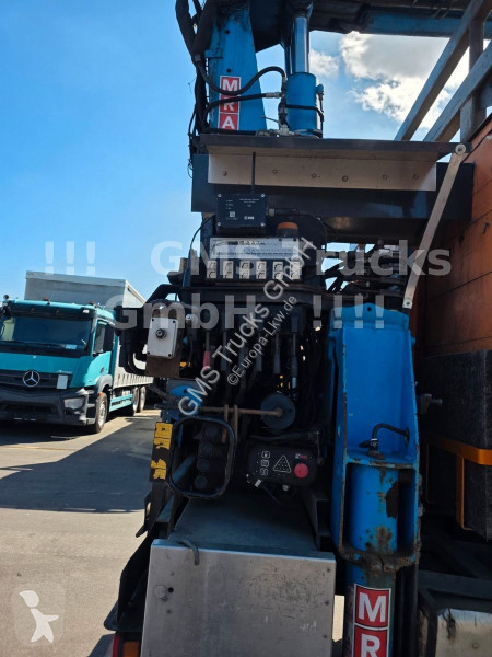 Teherautó Volvo 380 / 8X4 / 28m Hiab Kran / WINCH