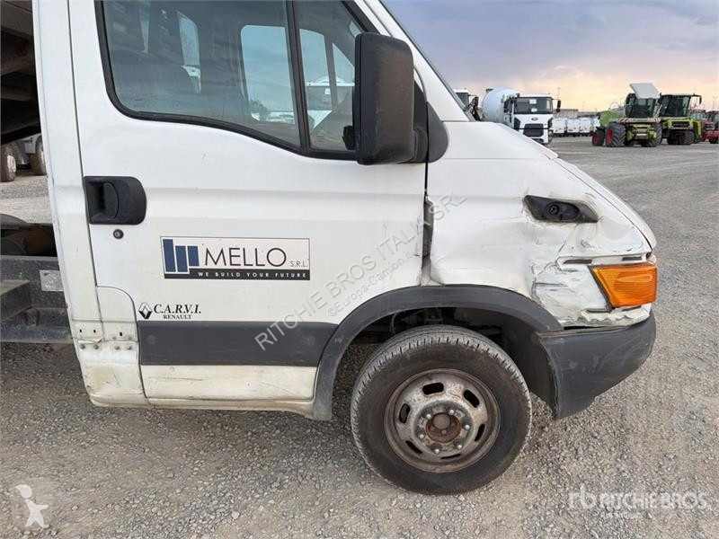 Грузовик Iveco 35A Dump Truck