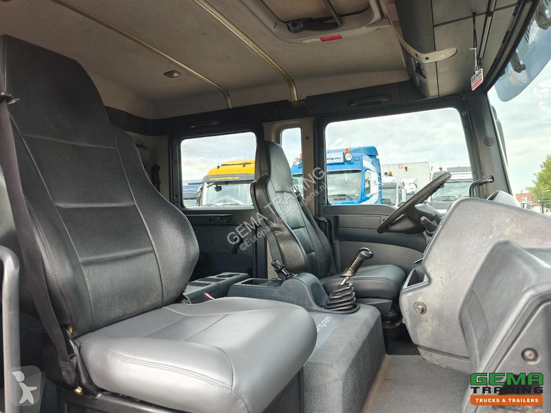 Camião MAN 12.210 4x2 Double Cab (6 persons)...