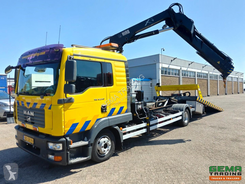 Camião MAN 12.240 4x2 Double Cab (6 pers) Euro...