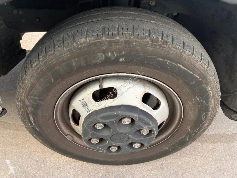 Грузовик Iveco  35C16H3.0