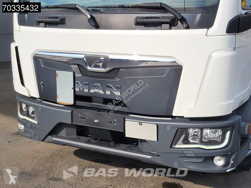 Lastbil MAN 12.250 4X2 12t Automatic Tailgate...