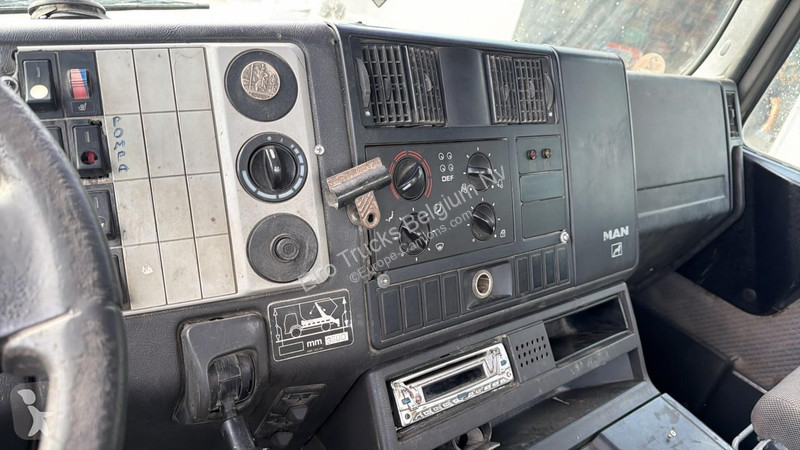Camião MAN 18.310 (6 CYLINDER / MANUAL PUMP /...