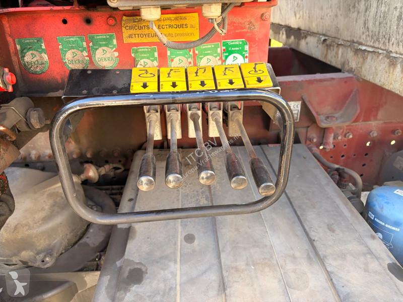 Camião Iveco TA1V3132P
