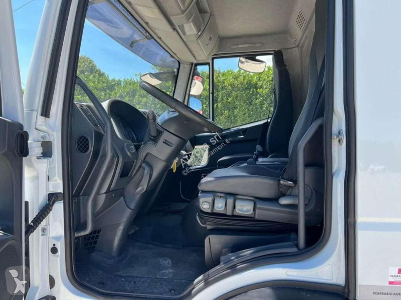 Kamion Iveco 120EL18 SCARRABILE