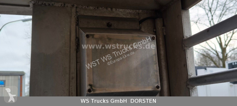 Kamion Mercedes 1223 1 Stock Hohe Gitter...