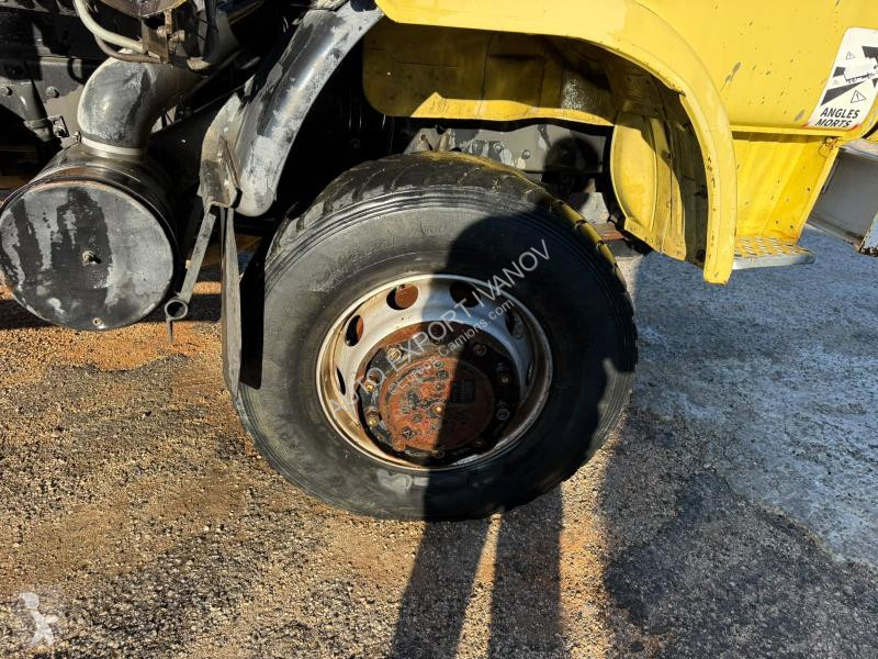 Renault M230 UE truck