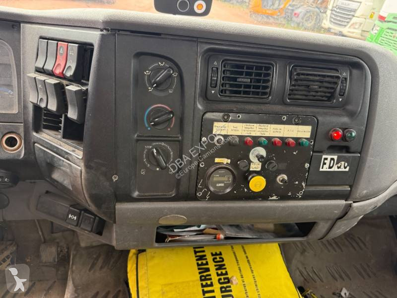 شاحنة Renault 180 DCI