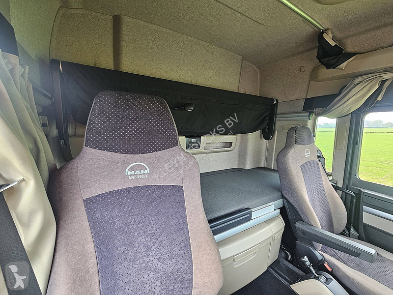 MAN 26.500 truck