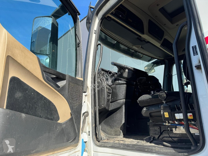 Mercedes 3553 8X2 EURO 6 + HYVA HOOKLIFT 2021...