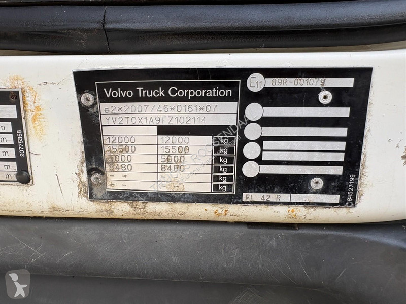 Kamion Volvo 250 + 12t + 6cyl + BOX 7.28 + EURO...