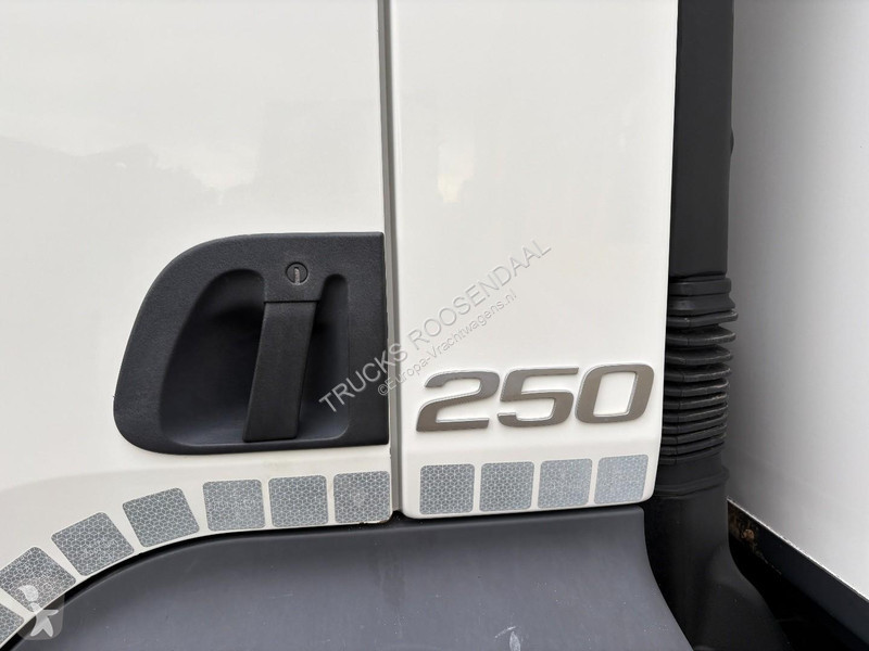 Kamion Volvo 250 + 12t + 6cyl + BOX 7.28 + EURO...