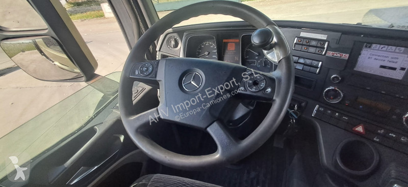 Kamion Mercedes 2542