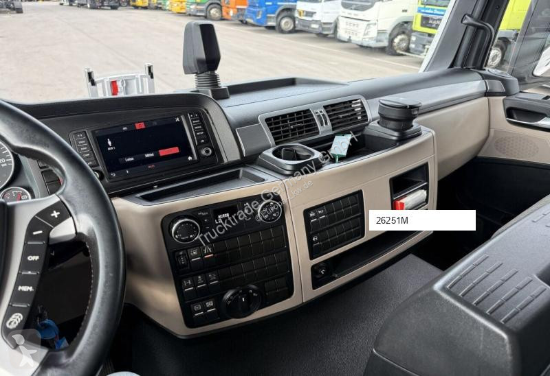 MAN TGS 18.400 4x2 Koffer AHK truck