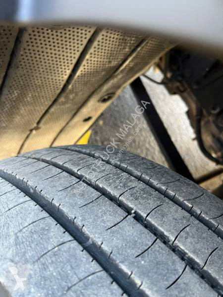 Lastbil Iveco 100 E 18