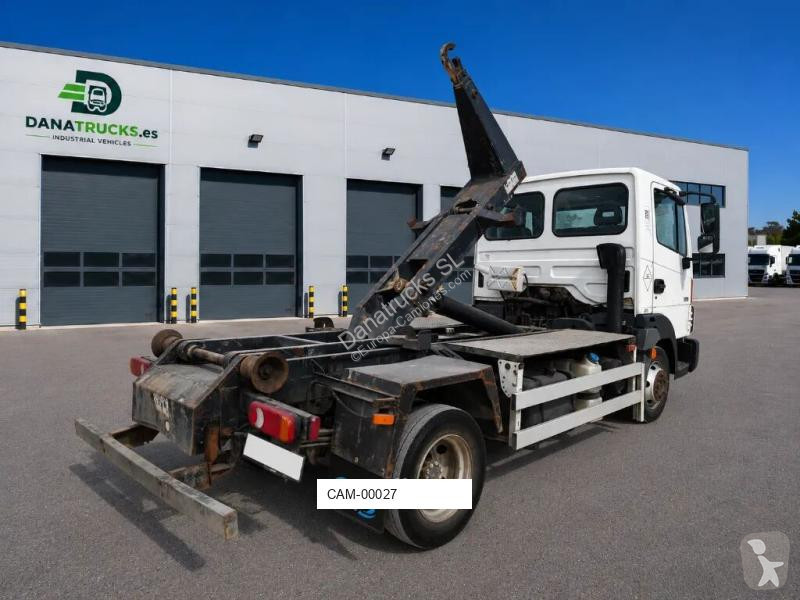 Nissan 5 Tm truck