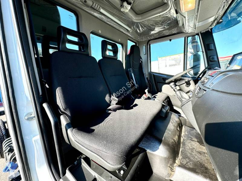 Iveco 180E32 truck
