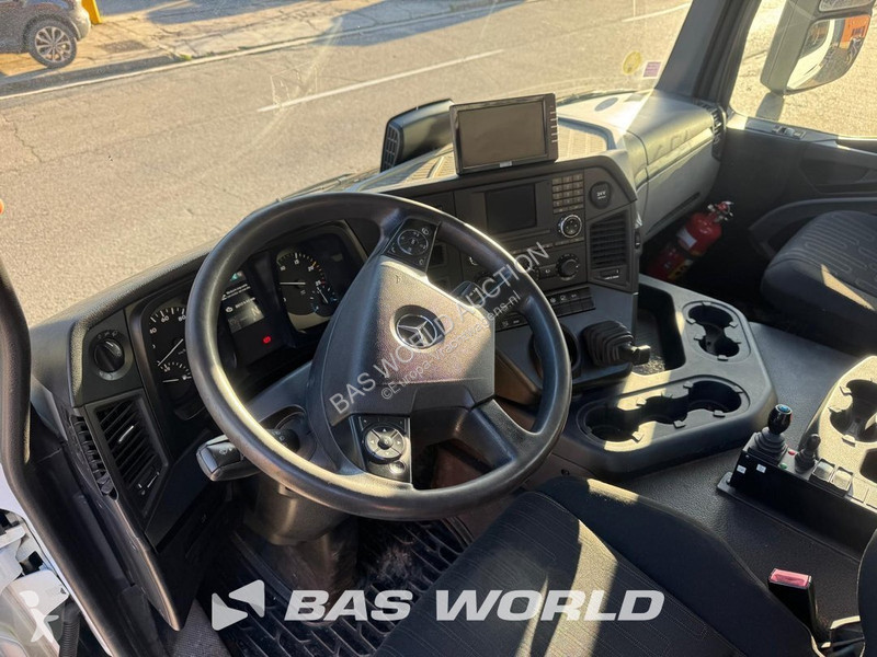 Mercedes 1843 truck