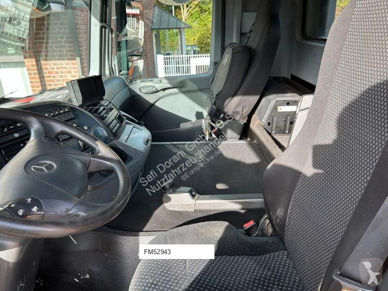 Vrachtwagen Mercedes RK 2070