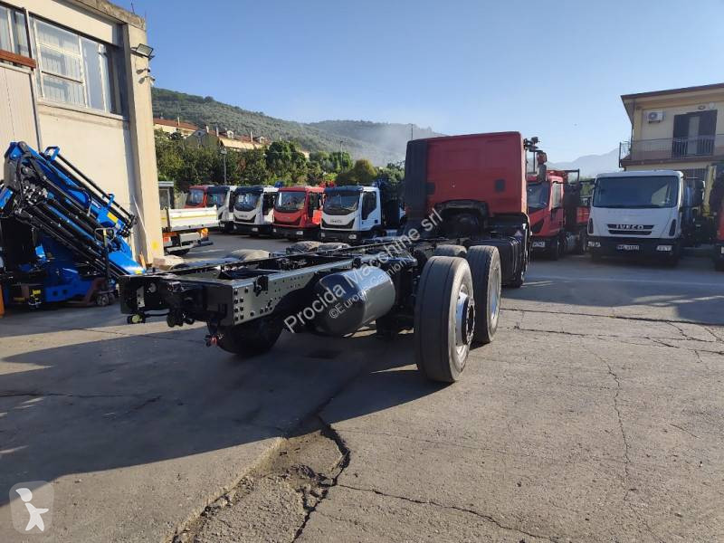 Iveco AD 260 S 31 truck