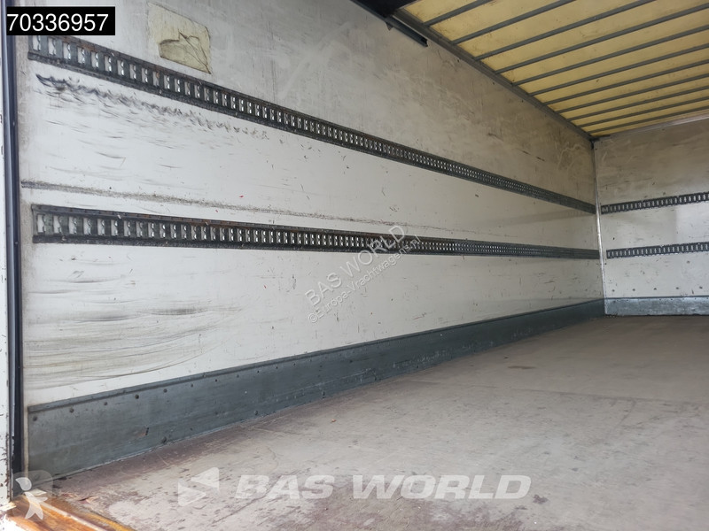 Kamion Mercedes 1218 4X2 12tonner 1500kg...