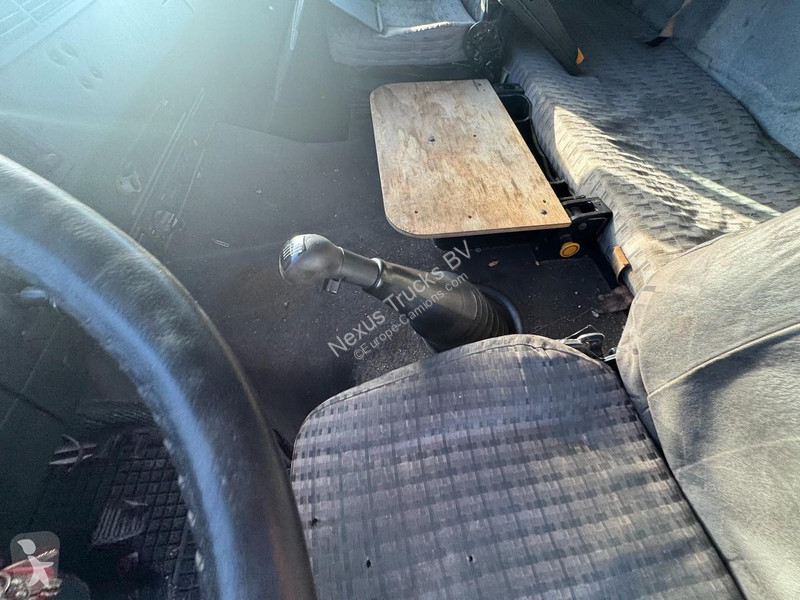 Vrachtwagen MAN (6 CYLINDER WITH MANUAL PUMP /...
